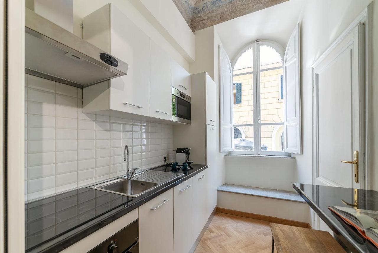 Castro Pretorio Apartment โรม ภายนอก รูปภาพ
