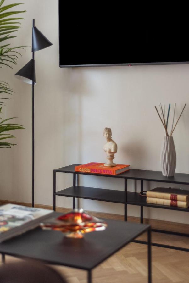 Castro Pretorio Apartment โรม ภายนอก รูปภาพ