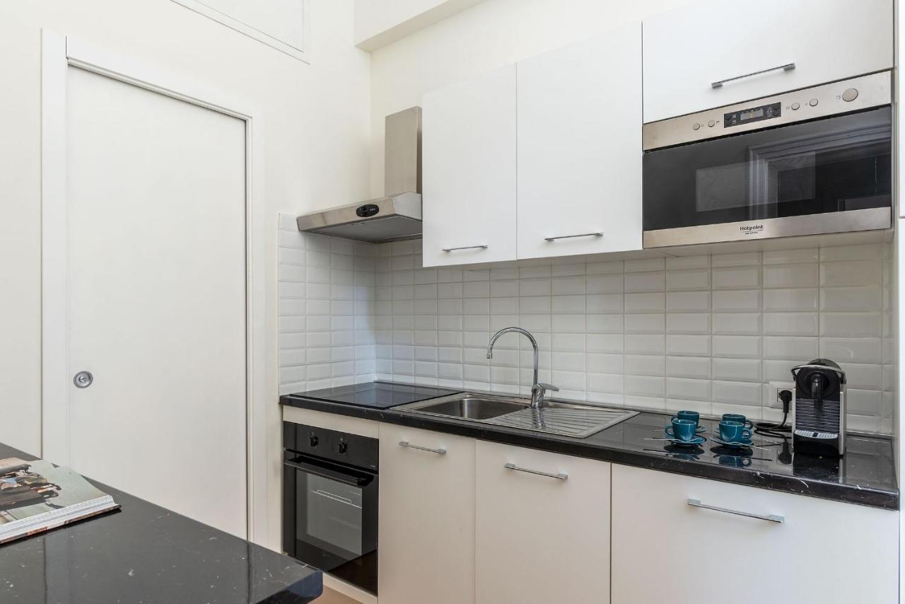 Castro Pretorio Apartment โรม ภายนอก รูปภาพ